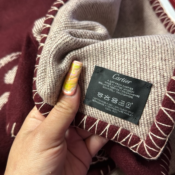 Cartier Shawl - Picture 5 of 5